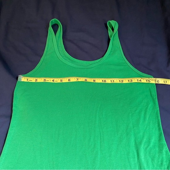 4/$25 SO Perfect Tank Fitted in Green Size XL - Picture 5 of 6